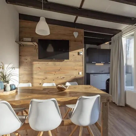 Holiday home Contemporary With Garden